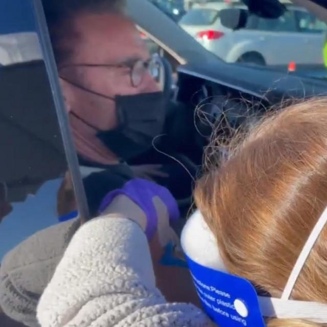 Arnold Schwarzenegger prima cjepivo