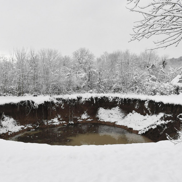 Rupa u Mečenčanima