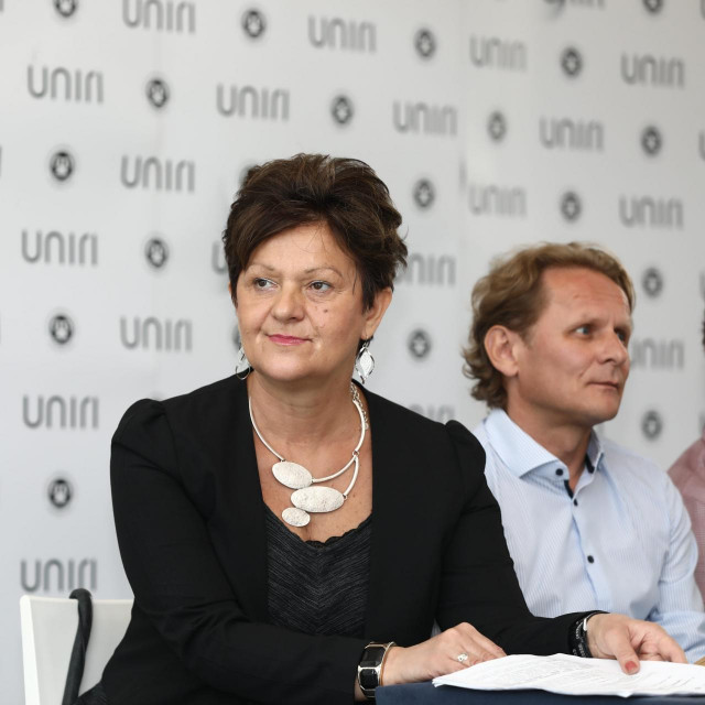 Među brojnim sugovornicima Tanje Rudež je i Ivan Đikić