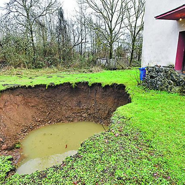 Vrtača u Mečenčanima