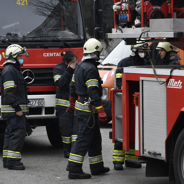 Vatrogasci, ilustracija
 