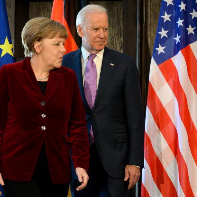 Angela Merkel i novoizabrani predsjednik Joe Biden tijekom sigurnosne konferencije u Munichu u veljači 2015.
 