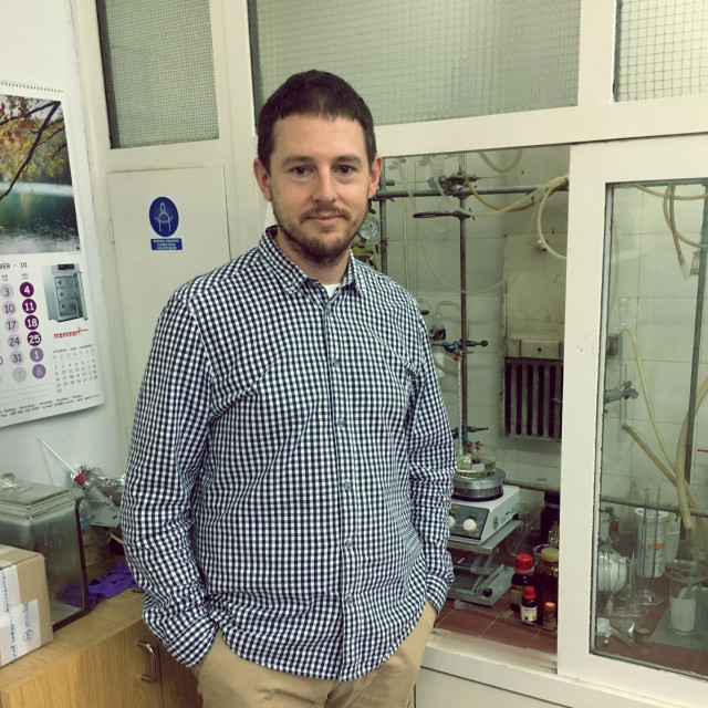 Dr. Vjekoslav Štrukil, kemičar instituta Ruđer bošković