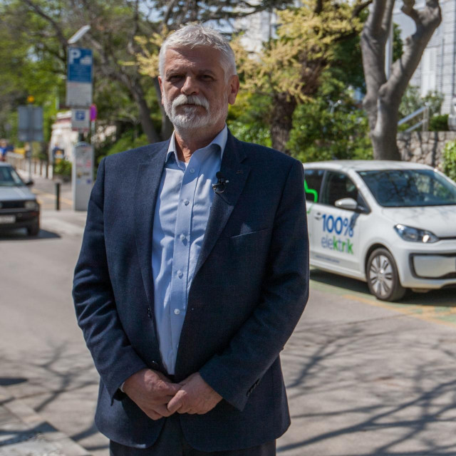 Krk, 170419.
Reportaza iz grada Krka, futuristicki, pametni grad na pametnom otoku.
Na fotografiji: Cedomir Miler, zamjenik gradonacelnika grada Krka.