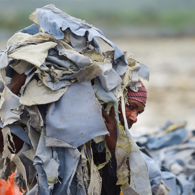 Ilustracija, tekstilni otpad