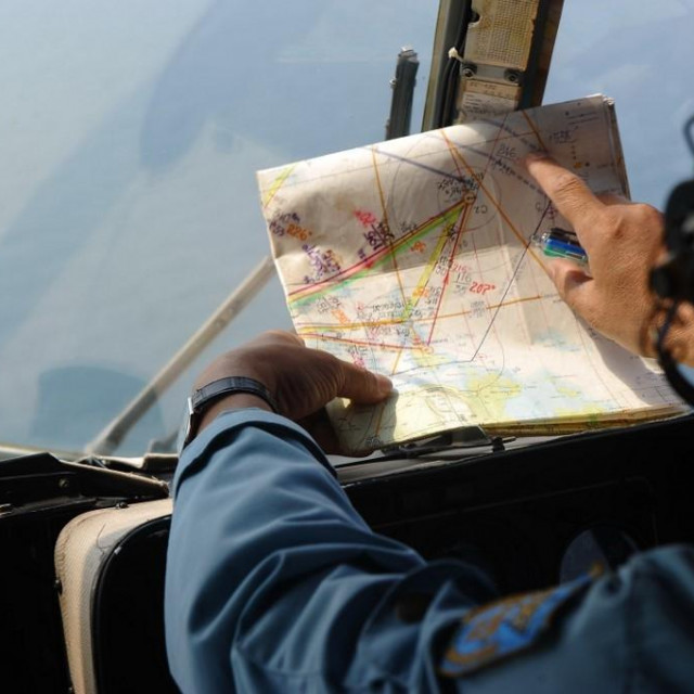 Prizor potrage za nestalim avionom
