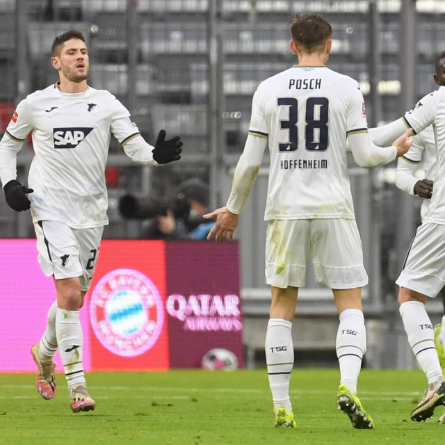 Andrej Kramarić (prvi lijevo) slavi pogodak Bayernu