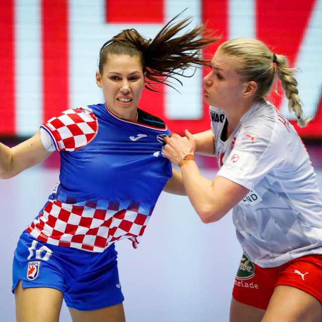 Dejana Milosavljević (s loptom) u hrvatskom dresu