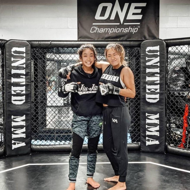 Victoria i Angela Lee