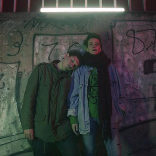 Prizor iz spota pjesme ”Treba nam dosade”