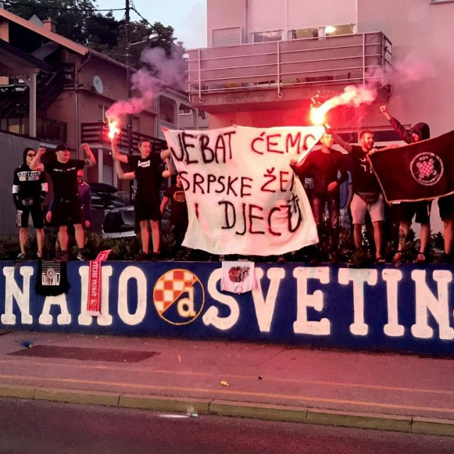 Sramotni transparent navijača na Kustošiji
