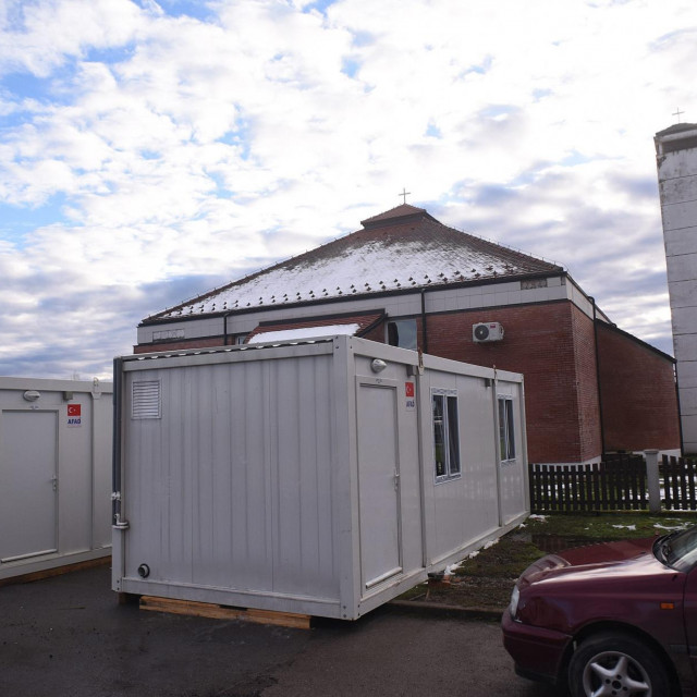 Ilustracija / kontejneri u Mečenčanima