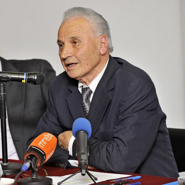 Akademik Jakov Pehar (desno)