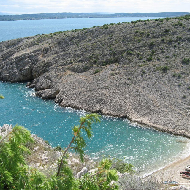 Plaža Duboka draga, samo 10 minuta hodom udaljena od centra Vrsi