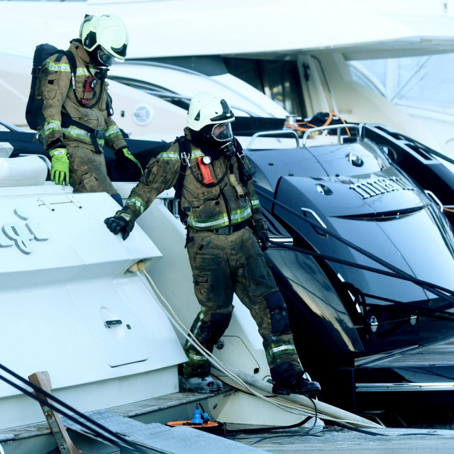 Požar na 18-metarskoj jahti u ACI marini Split 