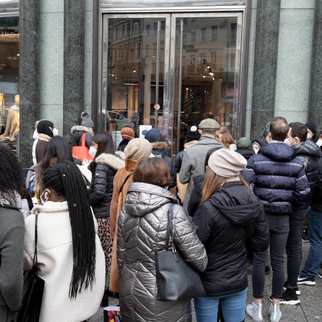 Gužva ispred Zare u Beču