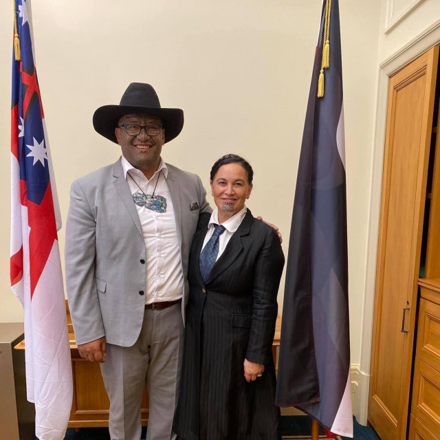 Rawiri Waititi i Debbie Ngarewa-Packer