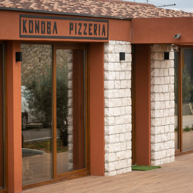 Konoba Pršut kod Kaštel Štafilića u vlasnistvu Željka Keruma
 