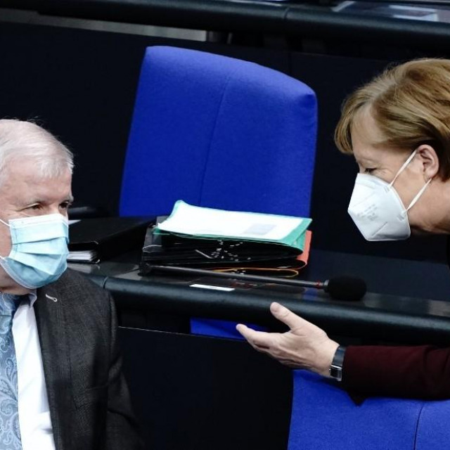 Horst Seehofer i Angela Merkel