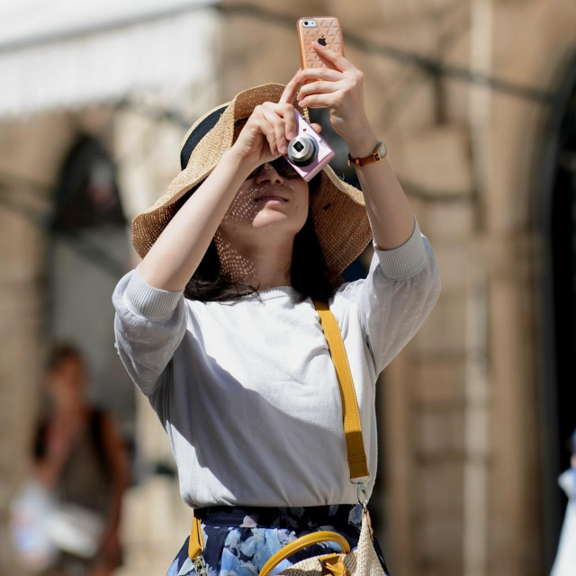 Dubrovnik turisti/Ilustracija