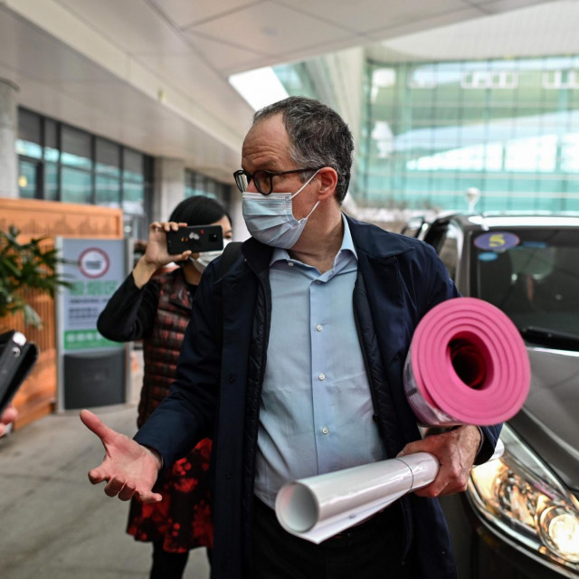 Peter Embarek i drugi članovi skupine stručnjaka napuštaju Wuhan