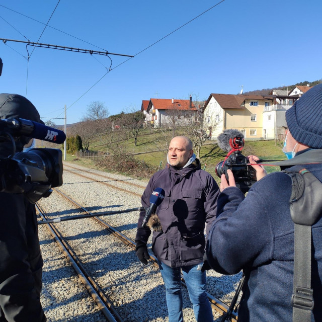 Vlasnik zemljišta u Gračanima nakratko blokirao tramvajsku prugu