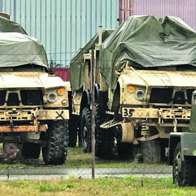 Oklopnjaci propadaju u Jankomiru