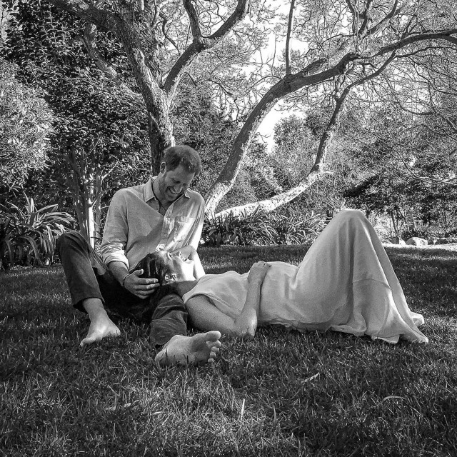 Fotografija kojom su Harry i Meghan svijetu objavili trudnoću