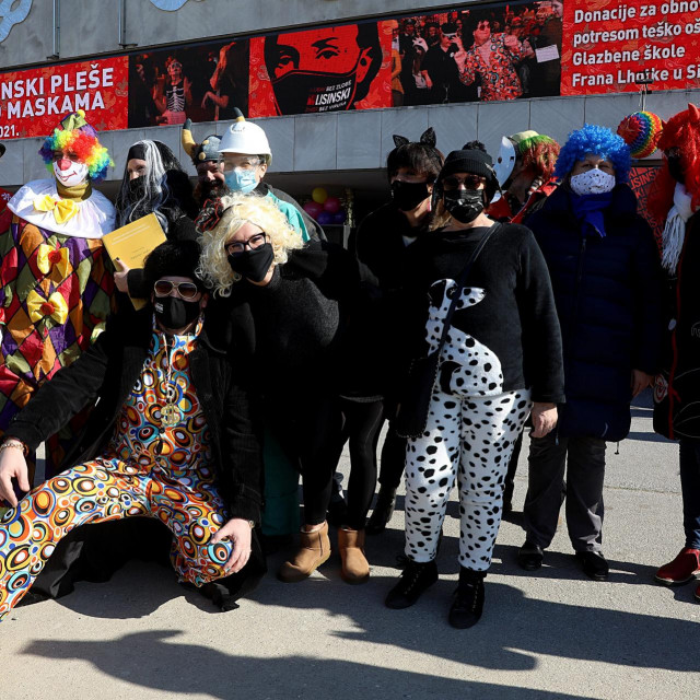 Lisinski pleše pod maskama