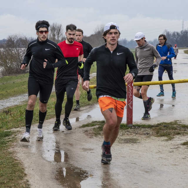 Rekreativci i sportaši na Savskom nasipu