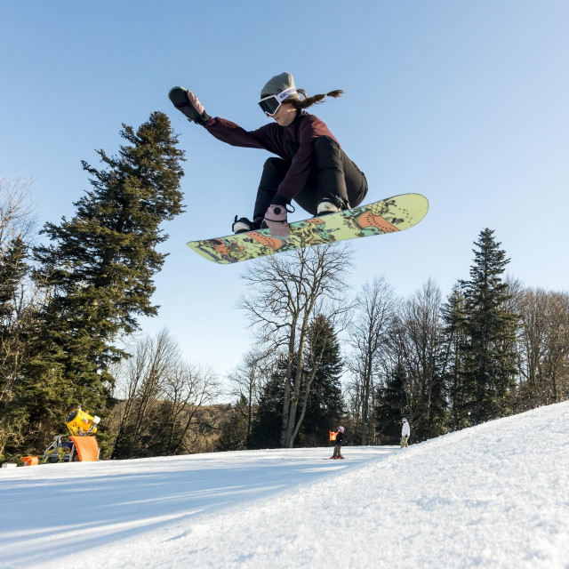 Nikolina Miseta - snowboarderica.