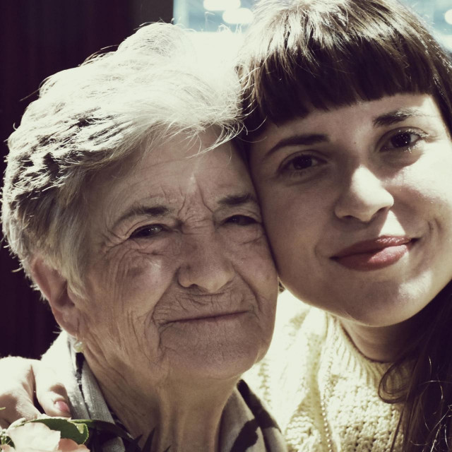 Ana Penyas s bakom na predstavljanju grafičkog romana