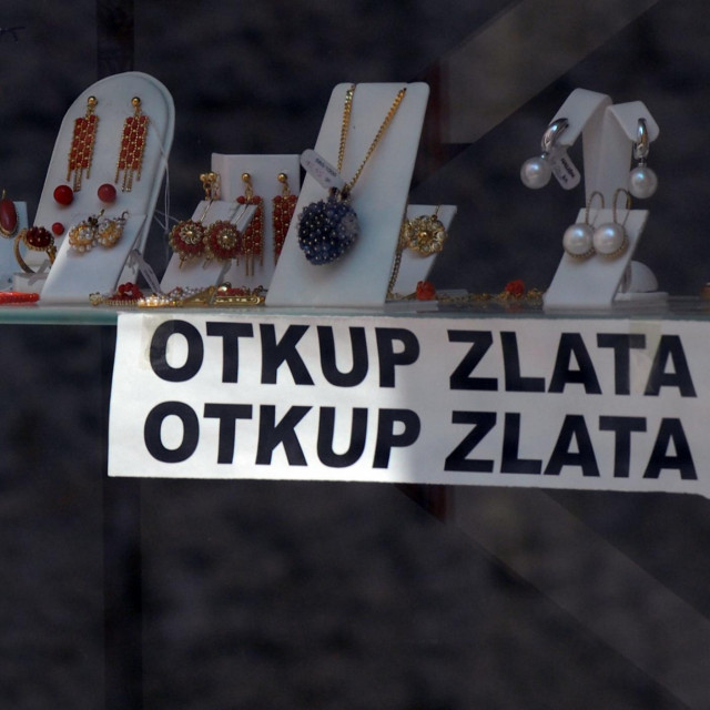 Split, 170811.
Zlatarna koja otkupljuje zlato i srebro.