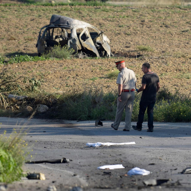 Ostaci automobila Daphne Caruane Galizije nakon napada bombom u kojem je poginula