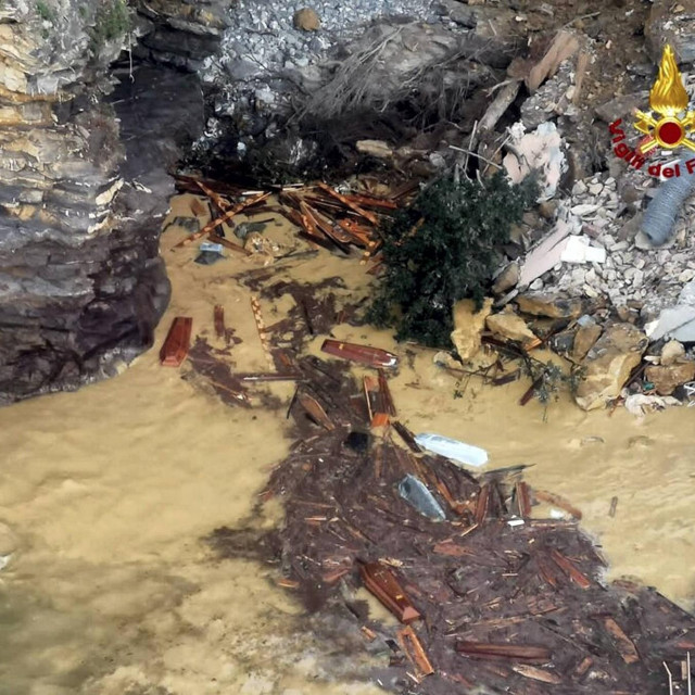 Groblje u Italiji ”skliznulo” je u more