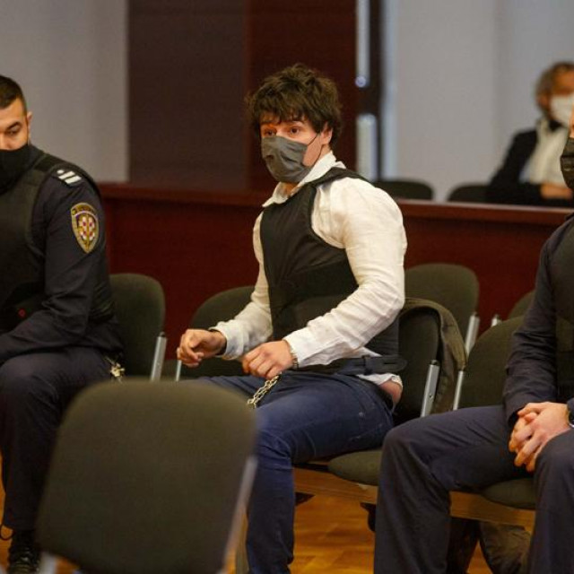 Filip Zavadlav (lijevo sredina); Višnja Strinić (desno)