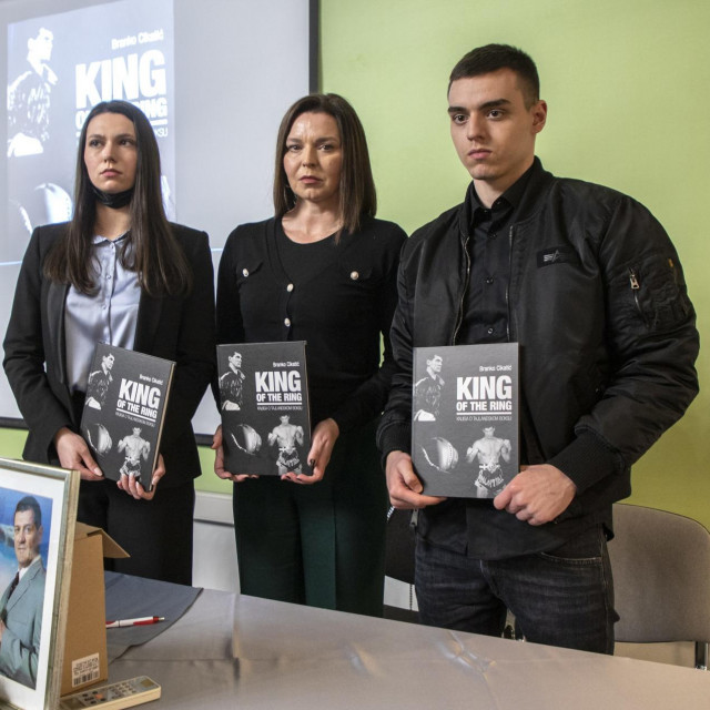 Obitelj Cikatić: Ivana Davidovski Cikatić sa sinom Brunom i kćerkom Lucijom
