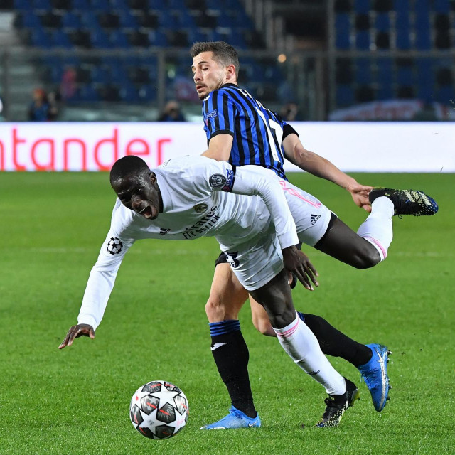 Remo Freuler dobio je direktni crveni karton