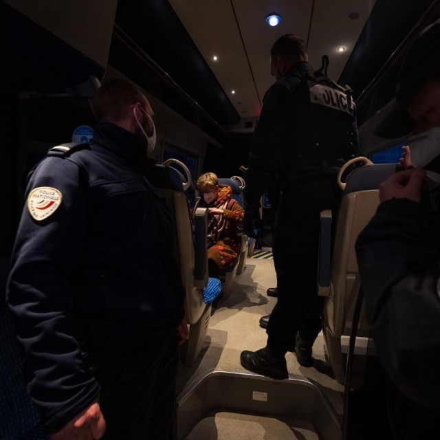 Granična policija traži negativan PCR test