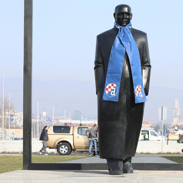 Većeslav Holjevac, Av. V. Holjevca