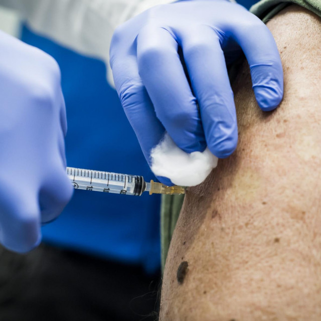 Ilustracija, cijepljenje cjepivom Astra Zenece