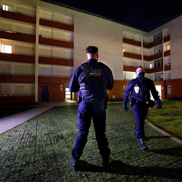 Predgrađe Pariza Epinay-sous-Senart u kojem su dva 14-godišnjaka izbodena do smrti