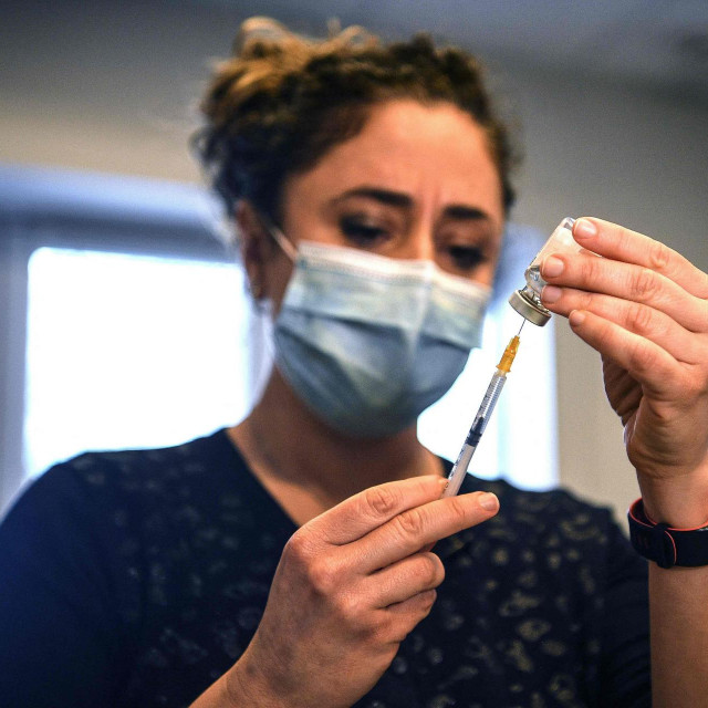 Cijepljenje AstraZenecinim cjepivom