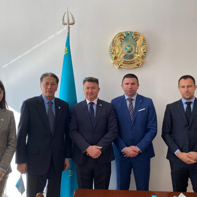 Ivica Pirić, Refik Šabanović i kazahstanska delegacija