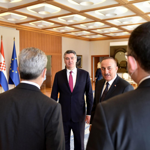 Predsjednik Zoran Milanović (lijevo) i turski ministar vanjskih poslova Mevlut Cavusoglu