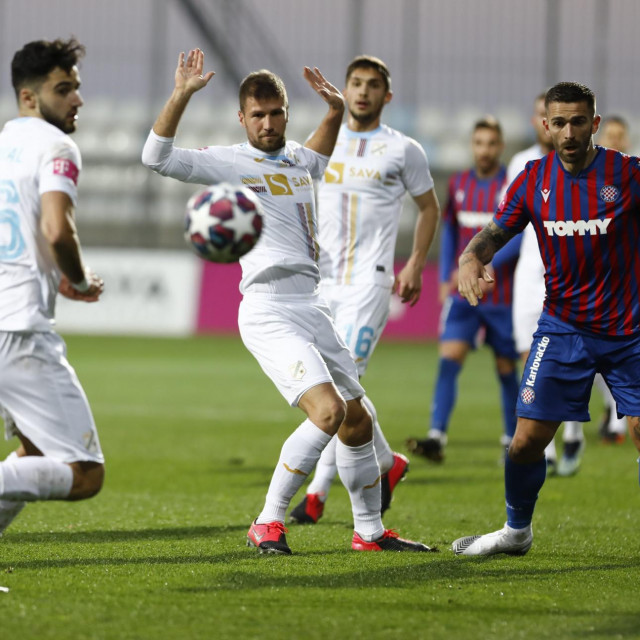 Marko Livaja (prvi desno)