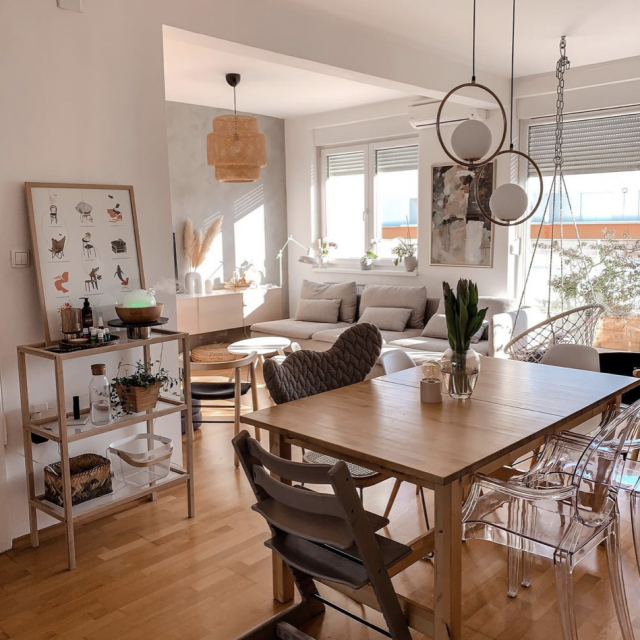 INSTAGRAM @more_less_ines