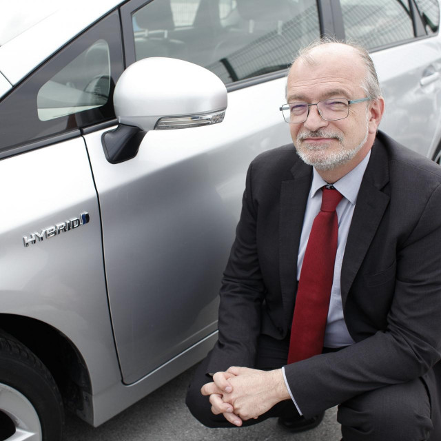 Profesor Neven Duić