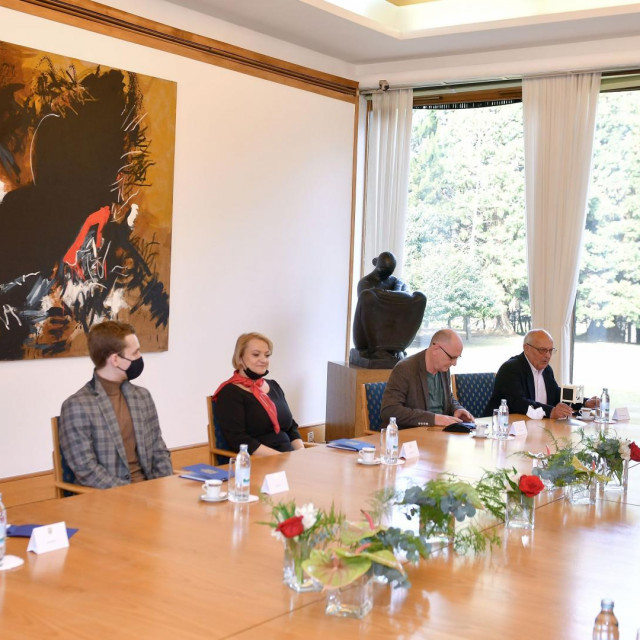 Predsjednik Milanović s predstavnicima Jadranske aero-svemirske asocijacije A3