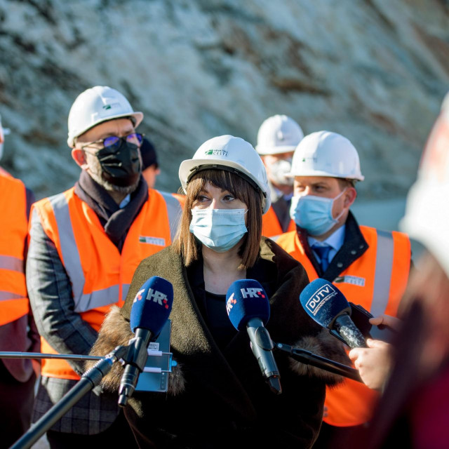 Ukupno je isplaćeno 5,24 milijardi eura, što odgovara iznosu nešto manjem od 40 milijardi kuna